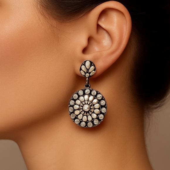 Joan Rivers Elegant Black and White Floral Earrings - Picture 2 of 4